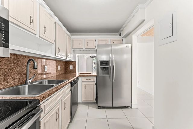 3 of 36 - 4500 N Federal Highway #344e, Lighthouse Point, FL