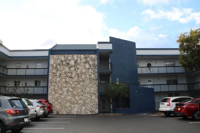 3200 Holiday Springs Boulevard #105, Margate