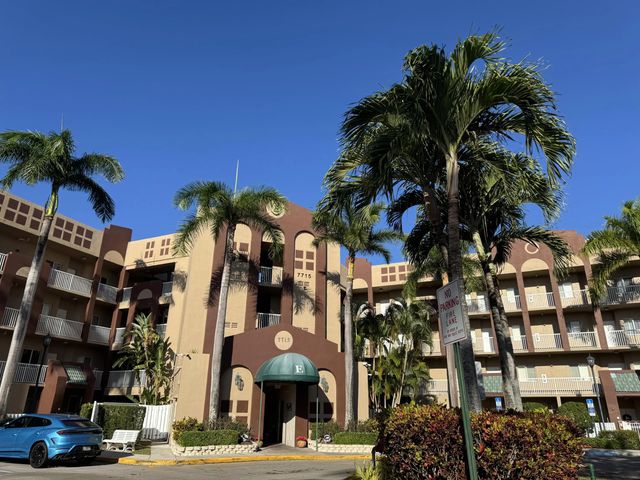 7715 Southampton Terrace #405, Tamarac