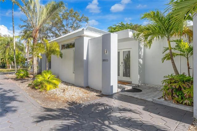 18555 Sw 83rd Place, Cutler Bay