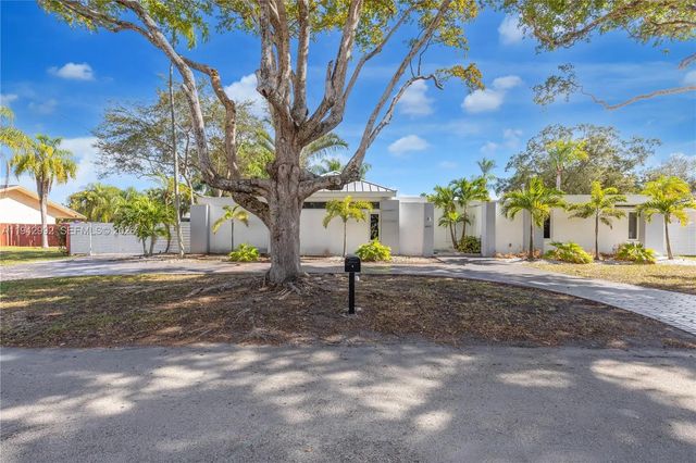 3 of 42 - 18555 Sw 83rd Place, Cutler Bay, FL