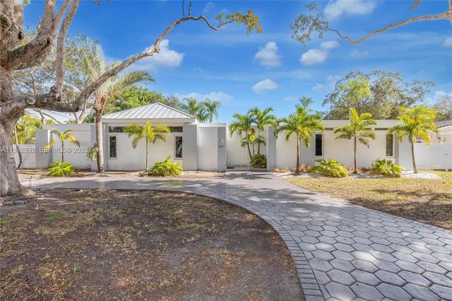 4 of 42 - 18555 Sw 83rd Place, Cutler Bay, FL