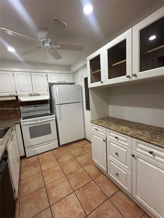 2 of 9 - 16901 Ne 13th Avenue #103, Miami, FL