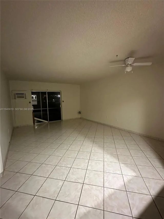 4 of 9 - 16901 Ne 13th Avenue #103, Miami, FL