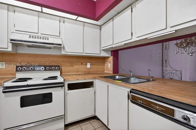 5 of 35 - 114 Lake Emerald Drive #104, Oakland Park, FL