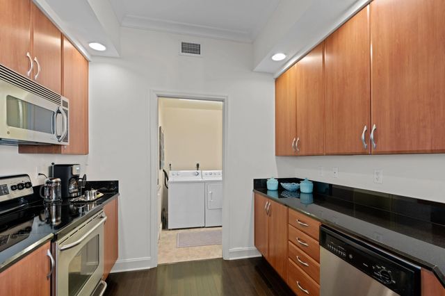 5 of 24 - 801 S Olive Avenue #1402, West Palm Beach, FL