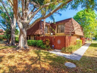 Photo of Listing #R11153363