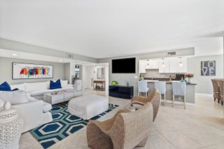 Photo of Listing #R11153430