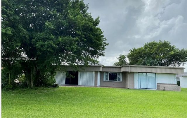 2 of 15 - 6105 Royal Poinciana Lane, Tamarac, FL