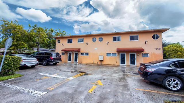 16585 Ne 3 Avenue, Miami