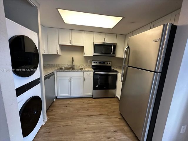 5 of 23 - 6060 Village Circle, Orlando, FL