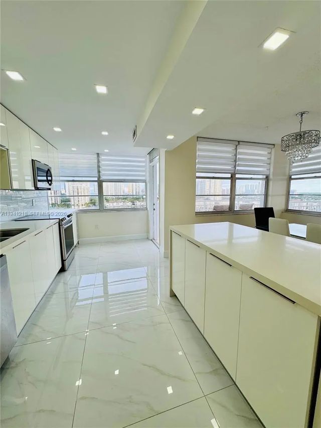 4 of 59 - 18041 Biscayne Blvd *boat Slip & #1605, Aventura, FL