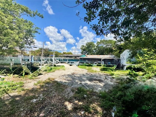 2 of 7 - 6501 Nw 7th Avenue, Miami, FL