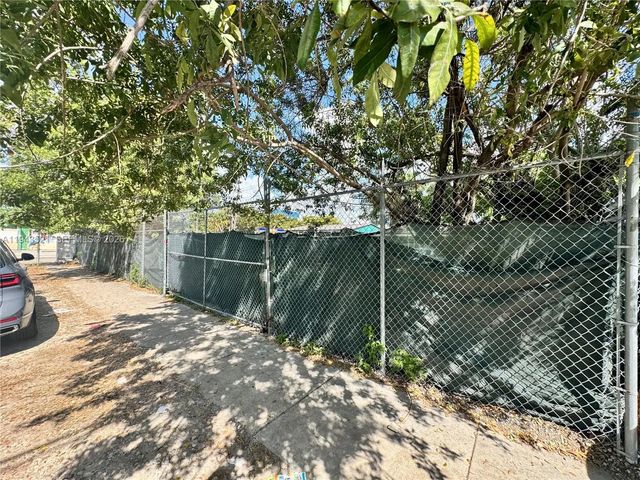 5 of 7 - 6501 Nw 7th Avenue, Miami, FL