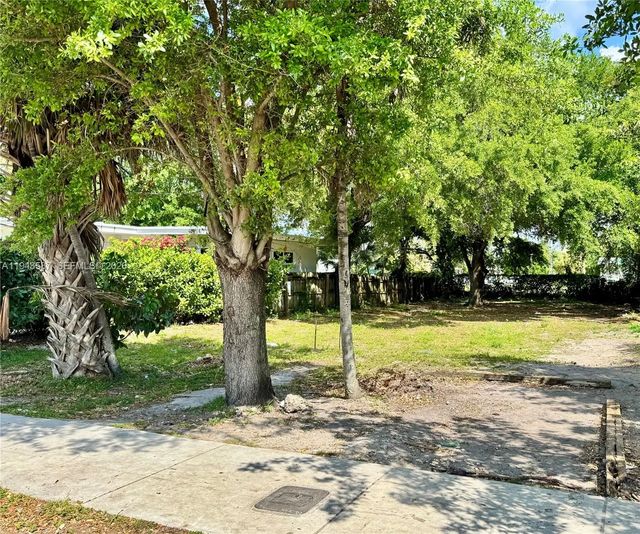 2 of 7 - 629 Nw 65th Street, Miami, FL
