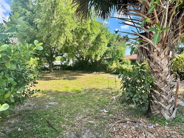 4 of 7 - 629 Nw 65th Street, Miami, FL