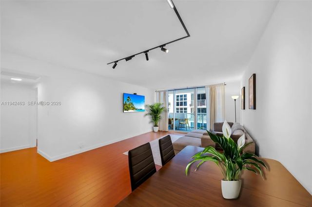 3 of 40 - 1200 West Avenue #422, Miami Beach, FL