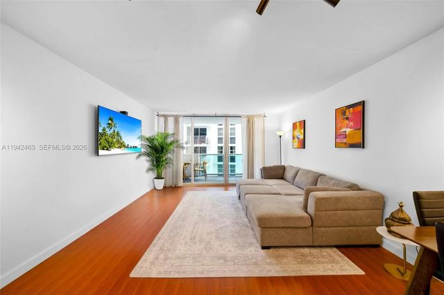 5 of 40 - 1200 West Avenue #422, Miami Beach, FL