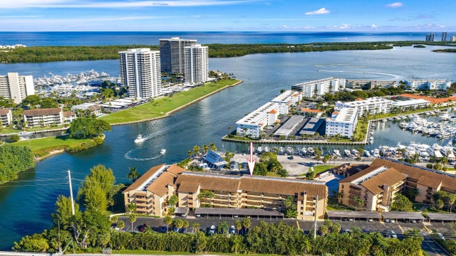 Photo of Listing #R11153560