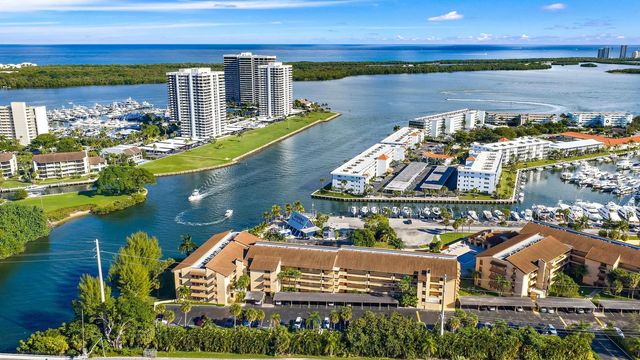 2 of 25 - 1036 Us Highway 1 #119, North Palm Beach, FL