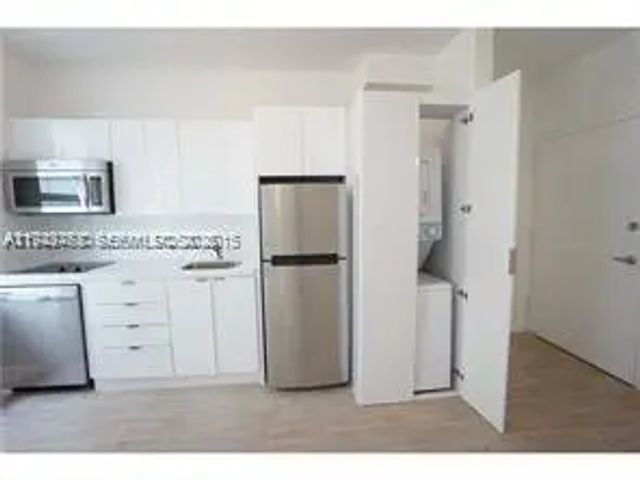 4 of 8 - 1611 Meridian Avenue #208, Miami Beach, FL