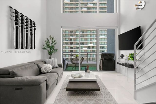 60 Sw 13th Street #2812, Miami