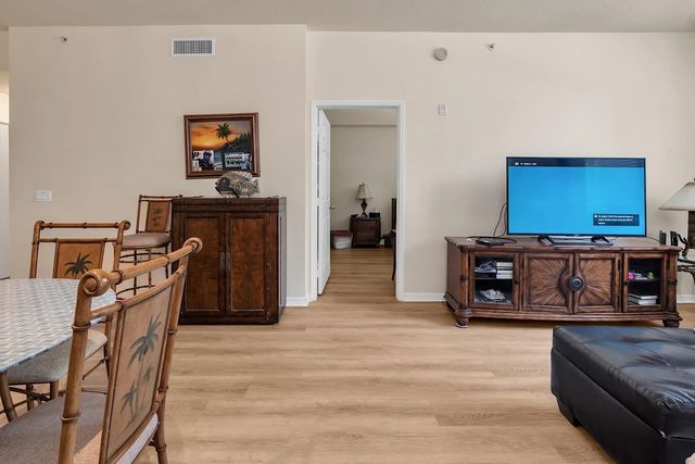 5 of 40 - 2401 Ne 65th Street #112, Fort Lauderdale, FL