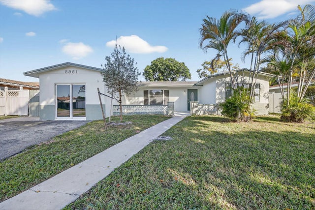 8961 Nw 21st Street, Pembroke Pines