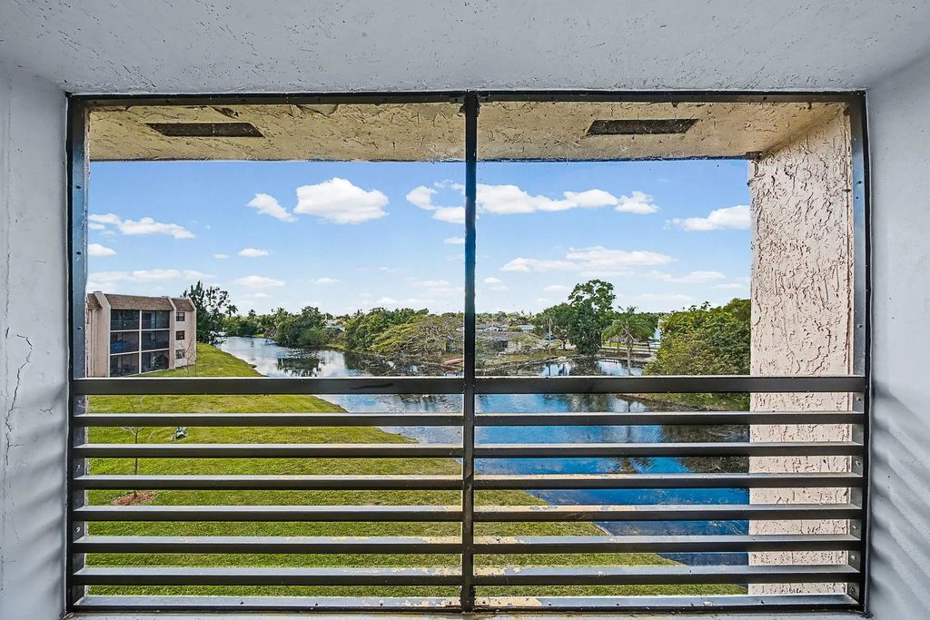 10466 Sunrise Lakes Boulevard #312, Sunrise
