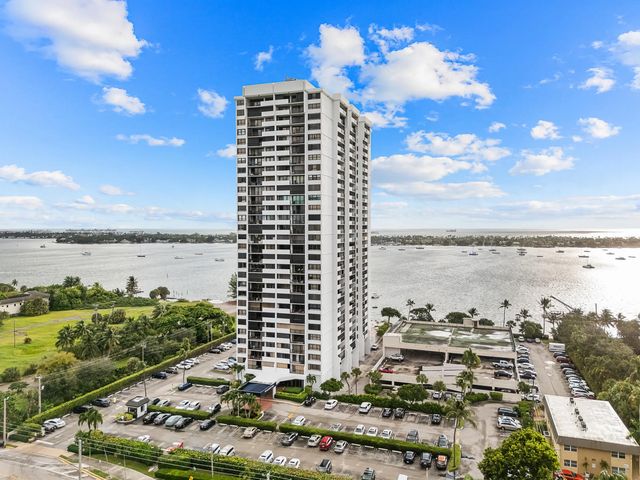 5 of 31 - 5600 N Flagler Drive #605, West Palm Beach, FL