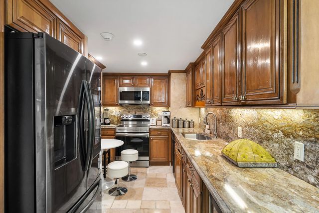 4 of 25 - 5600 N Flagler Drive #605, West Palm Beach, FL