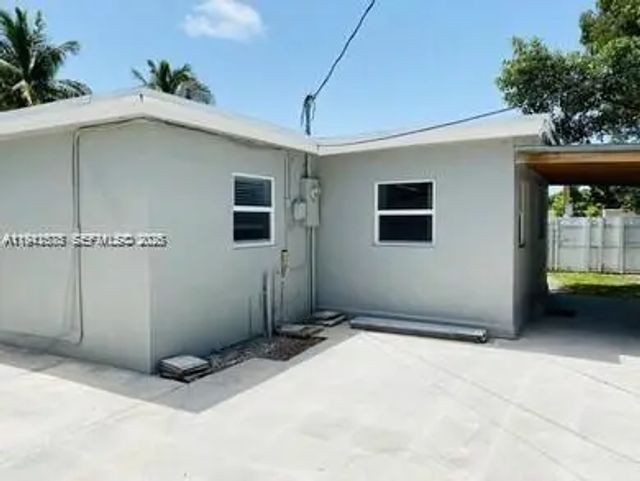 3 of 6 - 804 N 20th Court, Hollywood, FL
