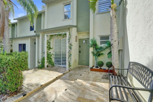 2 of 62 - 868 Crystal Lake Drive, Deerfield Beach, FL