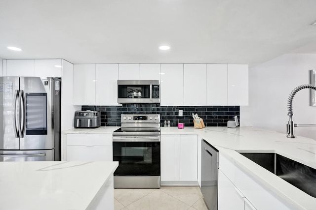 4 of 62 - 868 Crystal Lake Drive, Deerfield Beach, FL