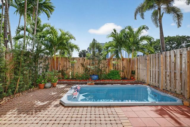 2 of 36 - 3024 Ne 5th Terrace #10, Wilton Manors, FL