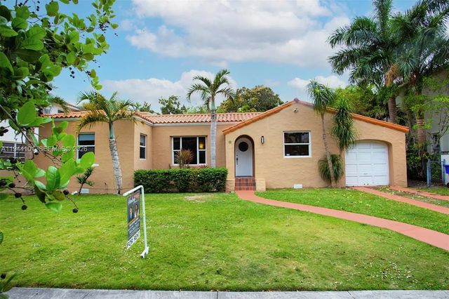 236 Sw 28th Road, Miami