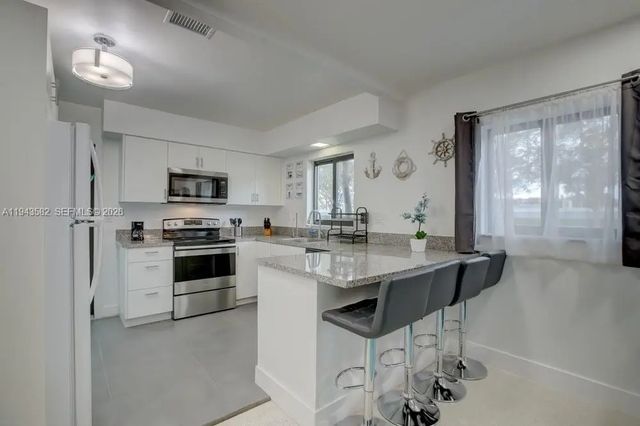 5 of 38 - 1700 Sw 20th Street, Fort Lauderdale, FL