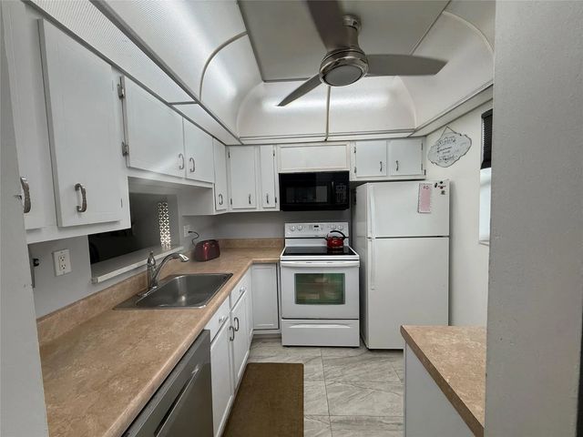 3431 Nw 50th Avenue #304, Lauderdale Lakes