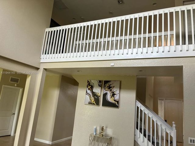 4 of 10 - 1378 Nw 204th Street, Miami Gardens, FL