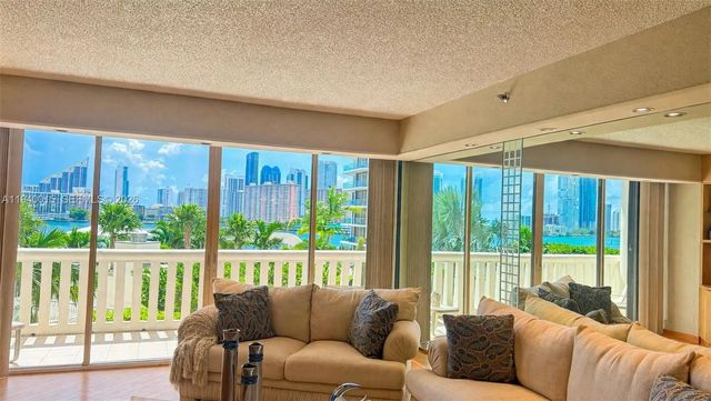 3 of 74 - 3000 Island Boulevard #502, Aventura, FL