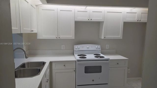 202 Lake Pointe Drive #204, Oakland Park