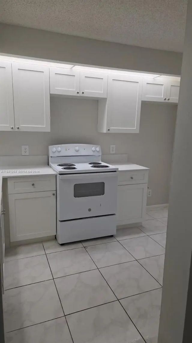 3 of 15 - 202 Lake Pointe Drive #204, Oakland Park, FL