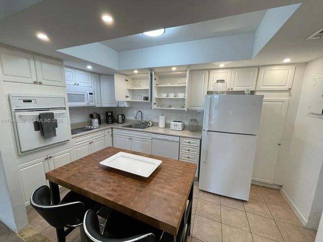 4 of 11 - 19370 Collins Avenue #222, Sunny Isles Beach, FL