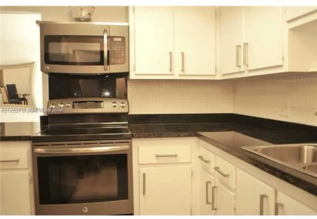 4 of 11 - 2451 Sw 82nd Avenue #106, Davie, FL