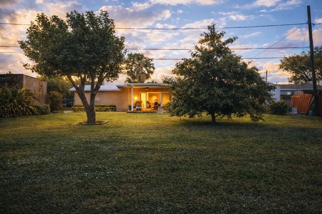 2 of 3 - 3526 Elizabeth Road, Lake Worth Beach, FL
