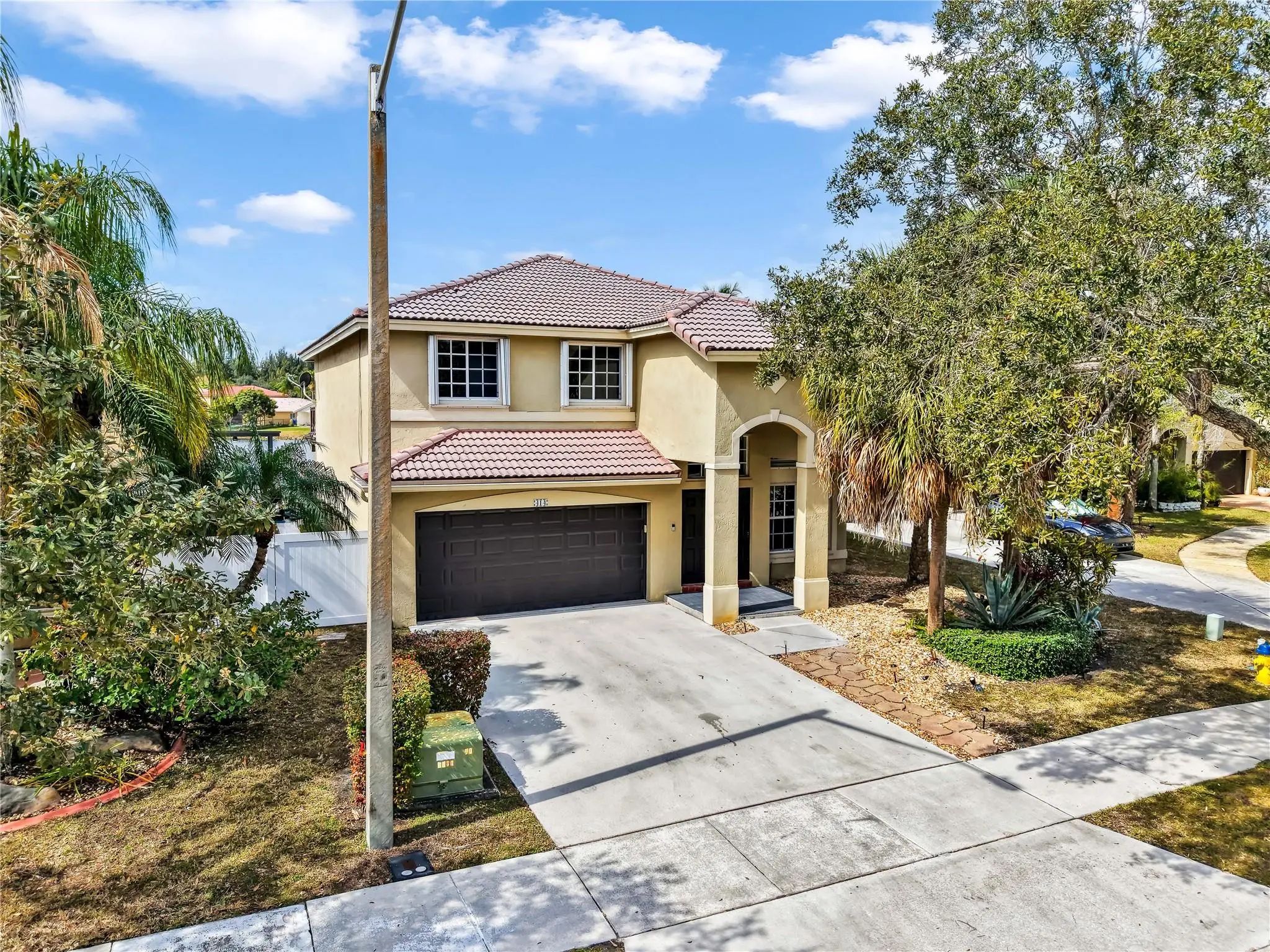 414 Sw 205th Avenue, Pembroke Pines