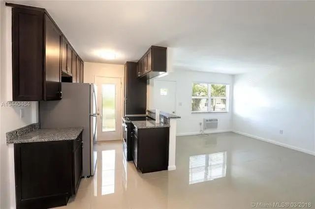 4 of 13 - 1820 Venice Park Drive #205, North Miami, FL