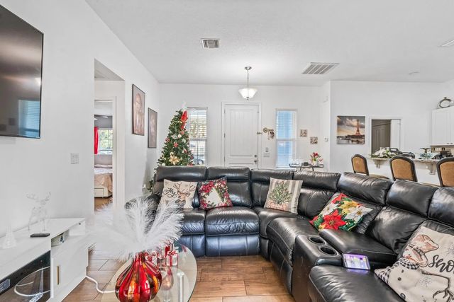 5 of 43 - 1035 34th Avenue Sw, Vero Beach, FL
