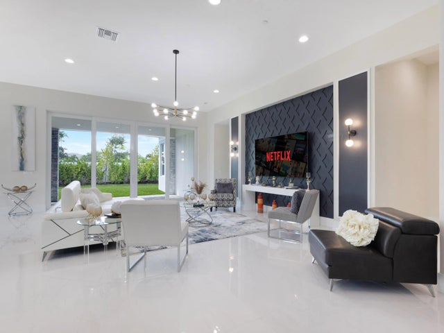 9124 Coral Isles Circle, Palm Beach Gardens