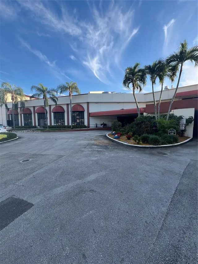 2 of 18 - 8900 Washington Boulevard #402, Pembroke Pines, FL